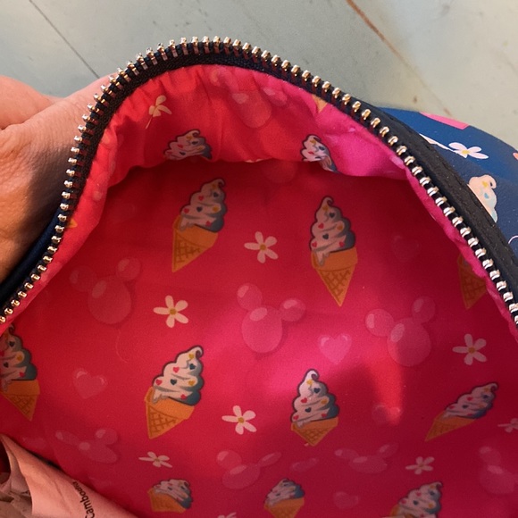 Donald and Daisy Loungefly - Picture 9 of 9